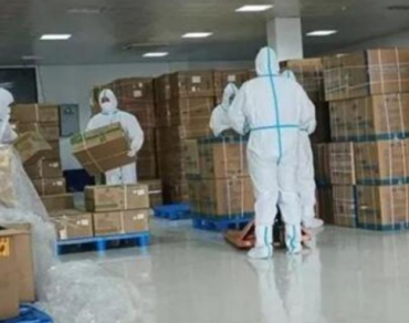 为保供，消防员利用手动液压秋葵视频在线观看调运物资