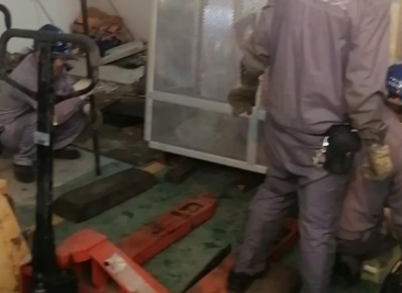 手动液压秋葵视频在线观看助力干式变压器安装到位